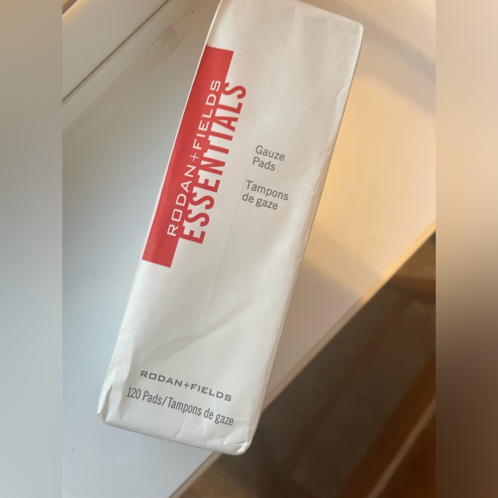 Rodan + Fields Gauze Pads